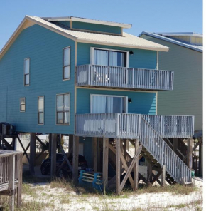 Beachfront Awbrey House on West Beach
